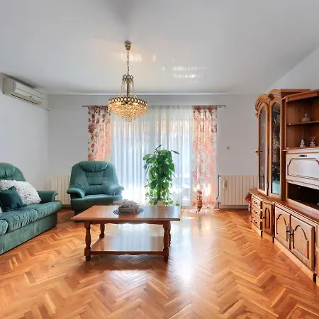 Prázdninový dům Reaa By Interhome